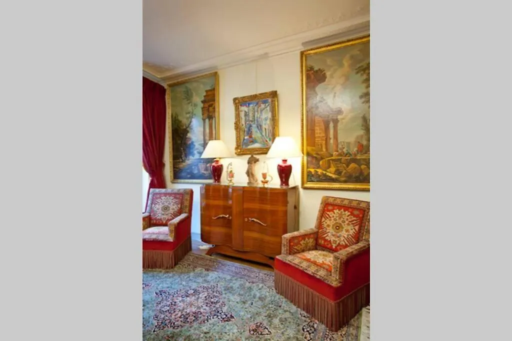 Apartmán Luxury, Calm And Elegance In The Heart Of Champs-elysees With A Bottle Of Champagne Upon Your Arrival !!! *