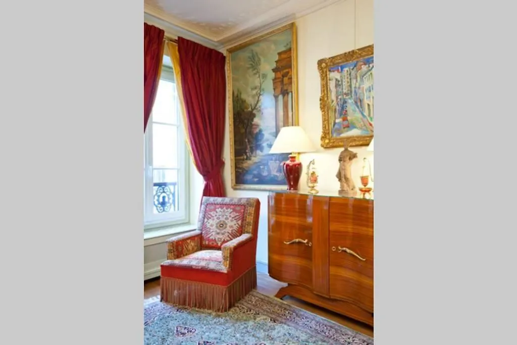 Luxury, Calm And Elegance In The Heart Of Champs-elysees With A Bottle Of Champagne Upon Your Arrival !!! Apartmán *