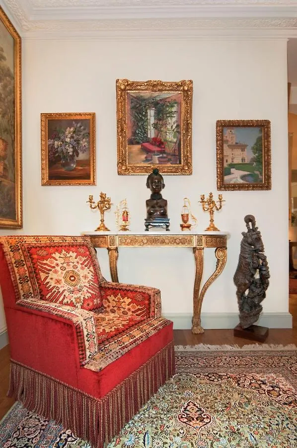 Luxury, Calm And Elegance In The Heart Of Champs-elysees With A Bottle Of Champagne Upon Your Arrival !!! Apartmán