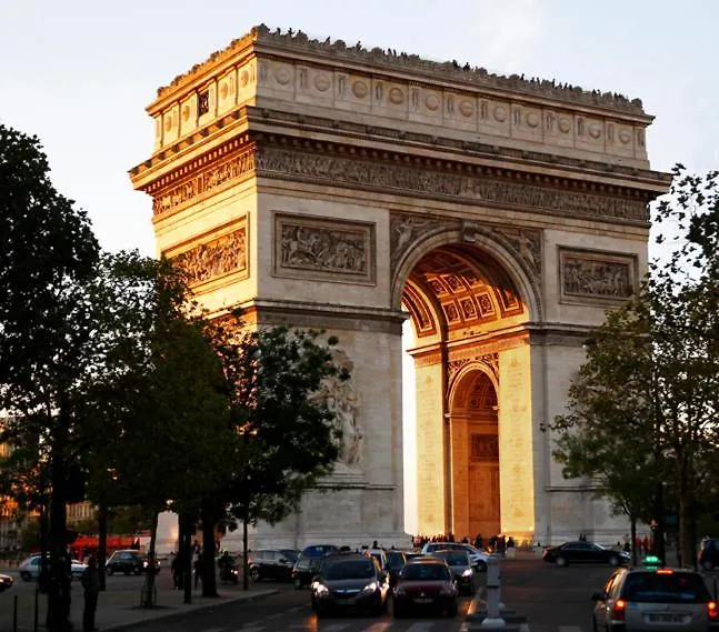 Champs-élysées Luxury Champagne Haven Paris